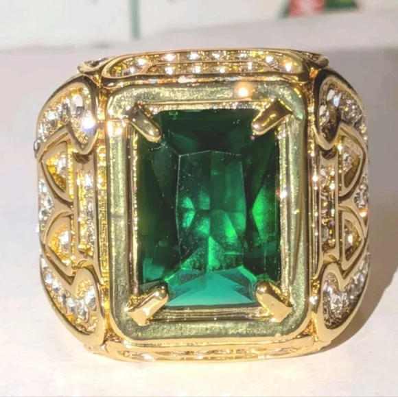 Elegant Green and Gold mens Ring Sz 13